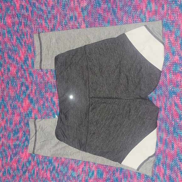 Yogalicious Leggings - Picture 2 of 3